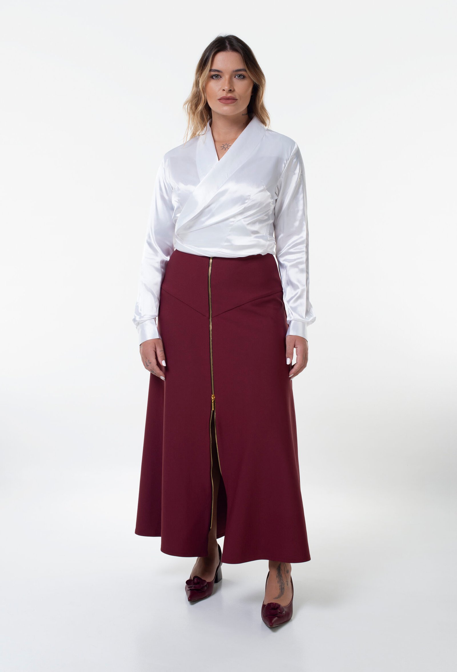 SAIA LONGA RECORTE CADEIRÃO ZIPER DOURADO MALHA ALFAIATARIA -SA001