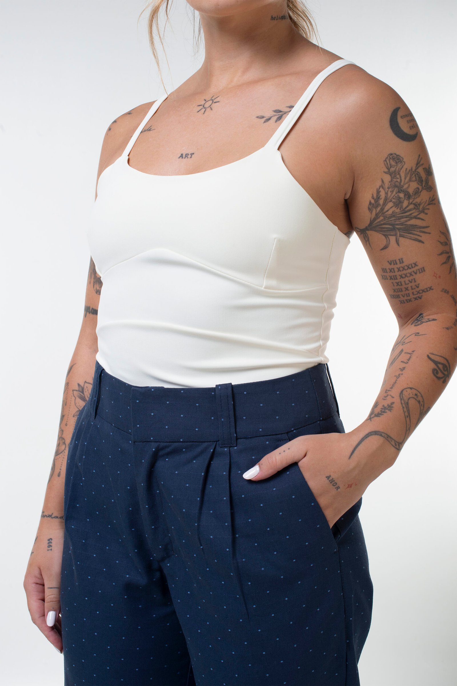 BLUSA REGATA LENIR ALÇAS AJUSTAVEIS MALHA ALFAIATARIA- BL001