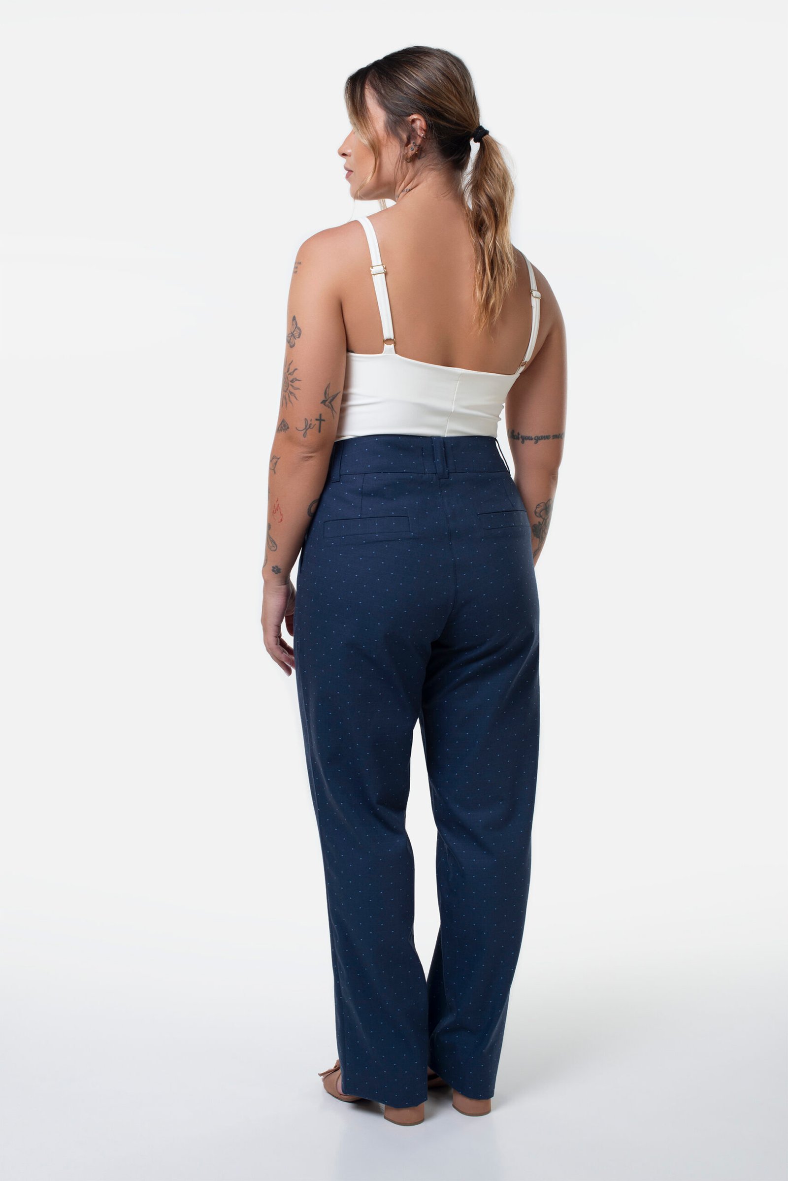 BLUSA REGATA LENIR ALÇAS AJUSTAVEIS MALHA ALFAIATARIA- BL001