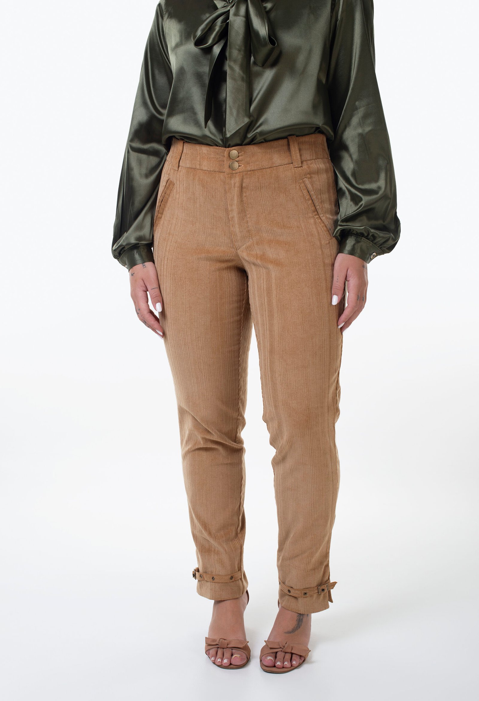 CALÇA CIGARRETE EM VELUDO COM ELASTANO- CA003 CALÇA CIGARRETE EM VELUDO COM ELASTANO- CA003