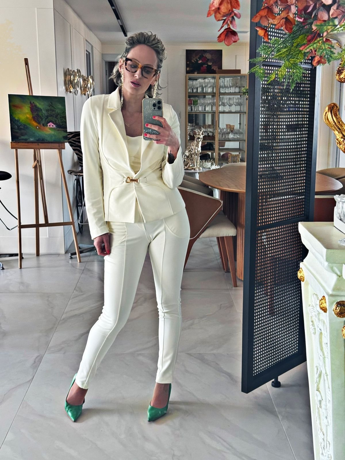 CALÇA MARIA CECILIA RECORTE FRIZZO COZ E BAUNILHA FAKE MALHA ALFAIATARIA